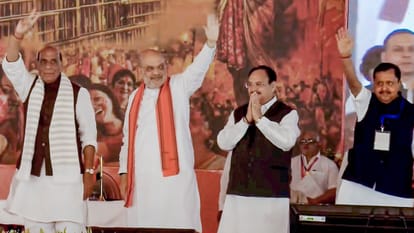 Bengal CM Oath Ceremony Photos: Narendra Modi Greets Workers with Dandavat, Hugs Suvendu Adhikari