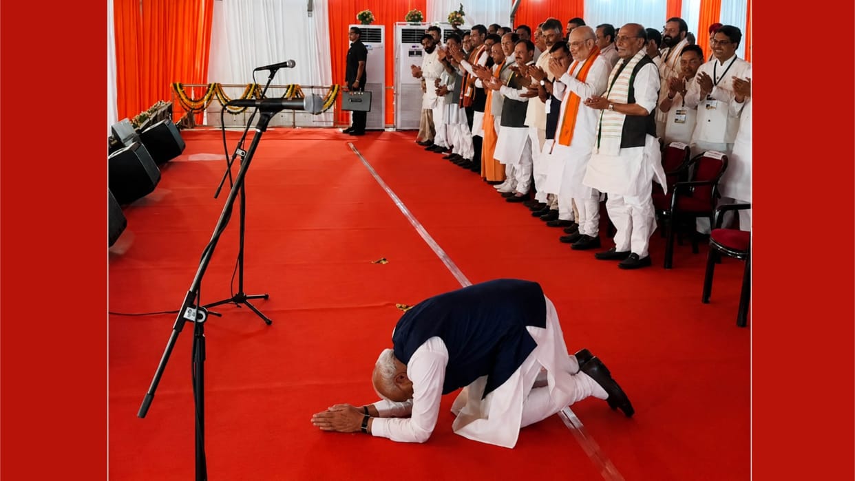 Bengal CM Oath Ceremony Photos: Narendra Modi Greets Workers with Dandavat, Hugs Suvendu Adhikari