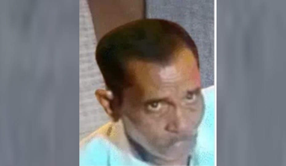 Hardoi: Blaming a Lekhpal for his death, a farmer commits suicide by hanging