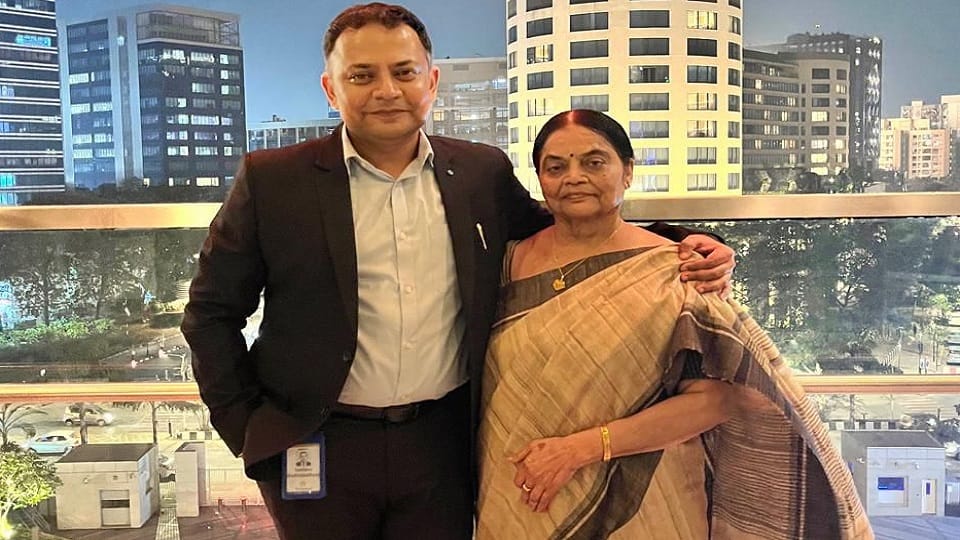 Mother's Day Salute to Brave Mothers, Sons are deployed at the country's borders to protect the Indian people