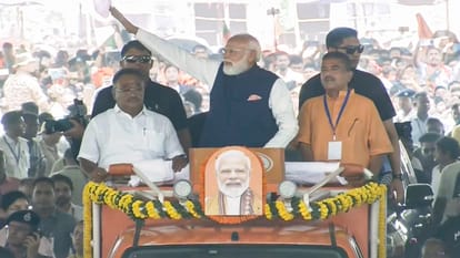 Bengal CM Oath Ceremony Photos: Narendra Modi Greets Workers with Dandavat, Hugs Suvendu Adhikari
