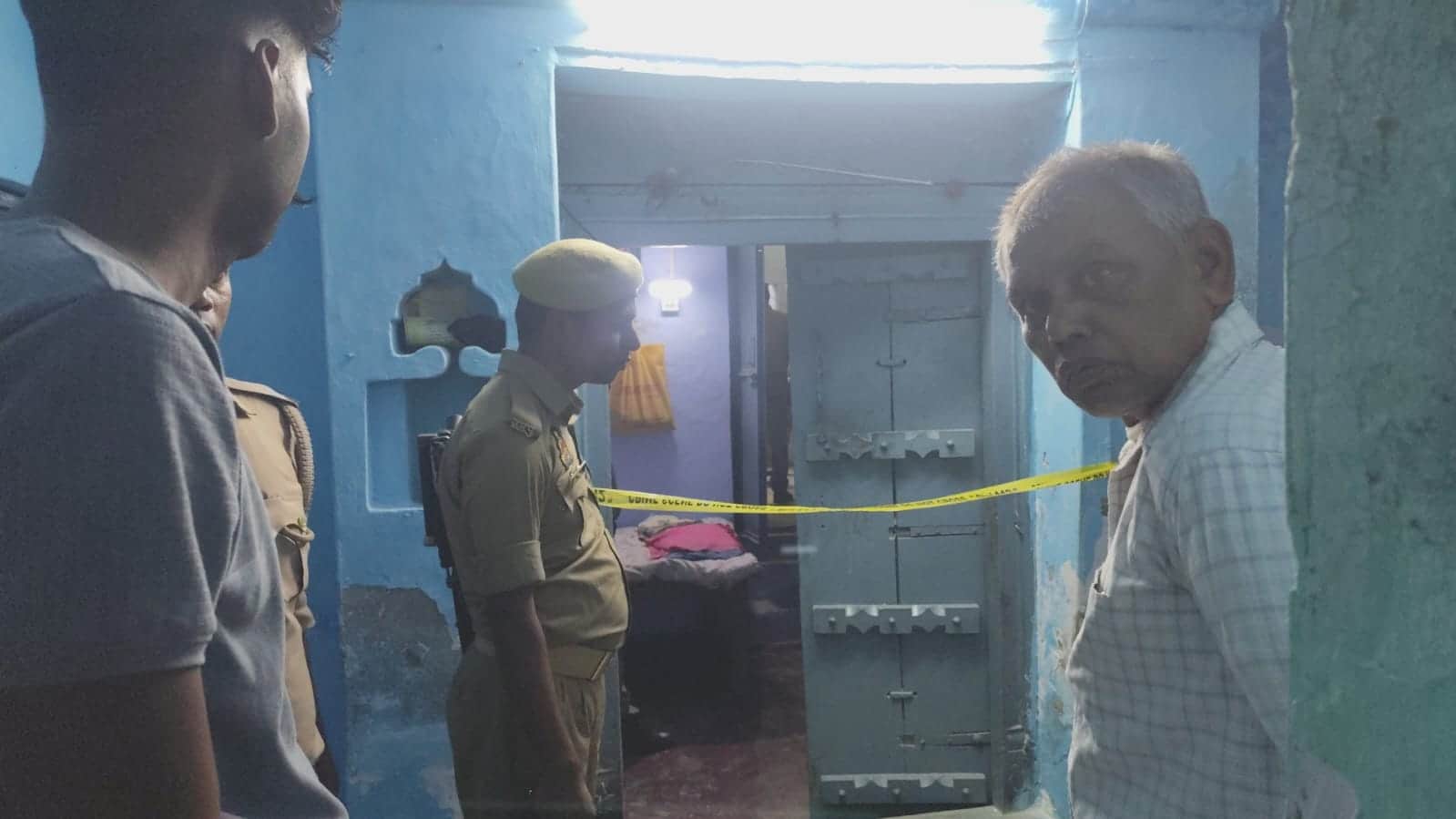 जांच में जुटी पुलिस।