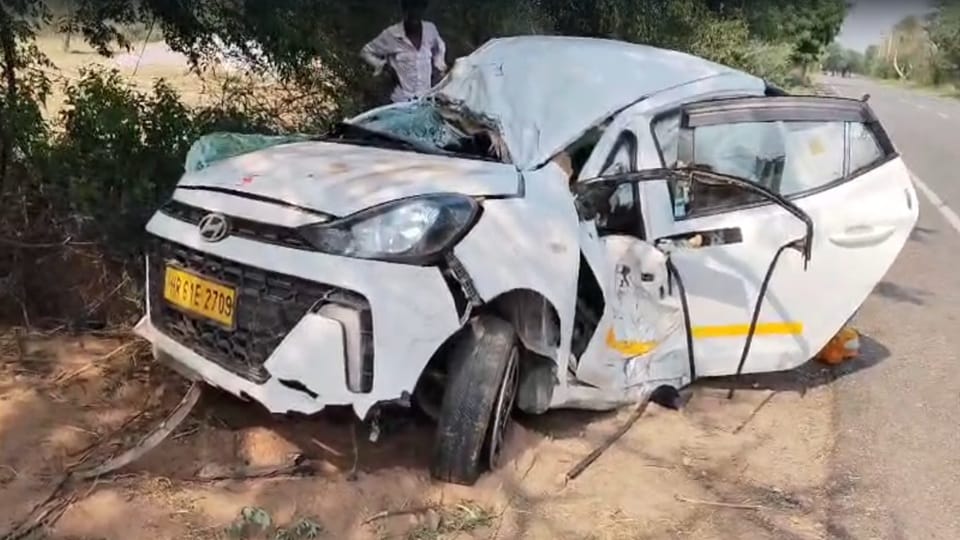 Two people died in a road accident at Bhiwani