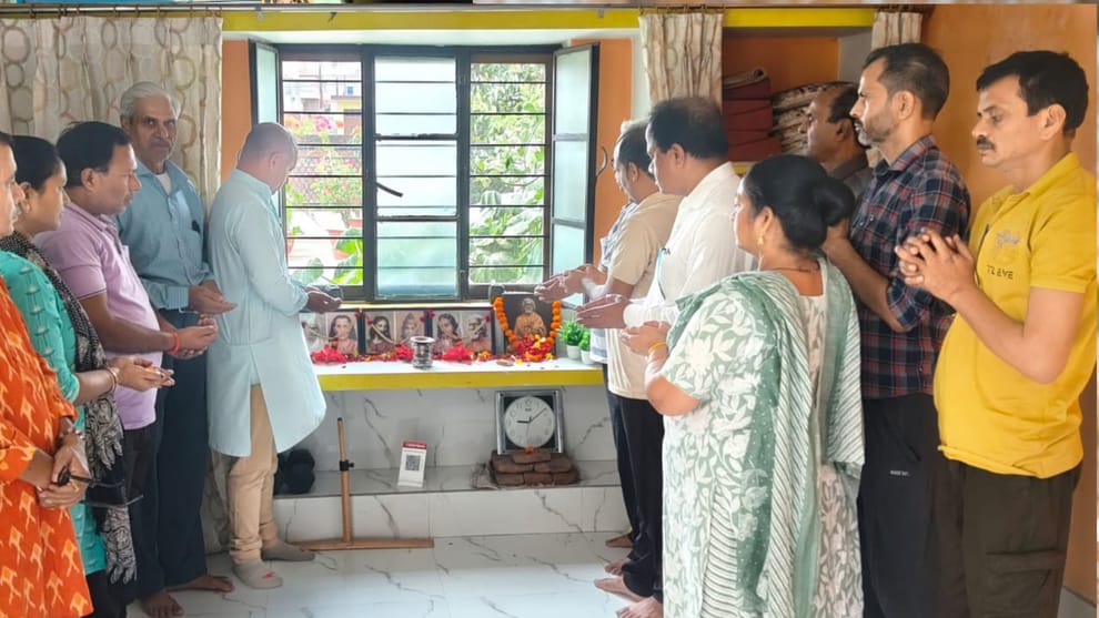 Birth Anniversary of Swami Yukteswar, Guru of Paramahansa Yogananda, Celebrated with Floral Tributes