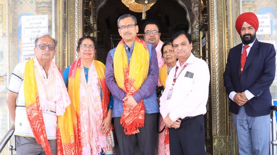Meerut: RBI Deputy Governor Rohit Jain reached Hastinapur, visited the mythological city and temples