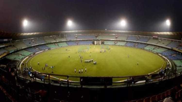 Raipur IPL Match 2026: स्टेडियम पहुंचने से पहले पढ़ लें ट्रैफिक रूट और सुरक्षा नियम, पुलिस ने जारी की एडवाइजरी