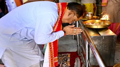 रायपुर के जगन्नाथ मंदिर पहुंचे सीएम साय:हरिनाम संकीर्तन में शामिल होकर प्रदेश की खुशहाली की कामना की - Cm Reached Jagannath Temple In Raipur: Participated In Harinam ...