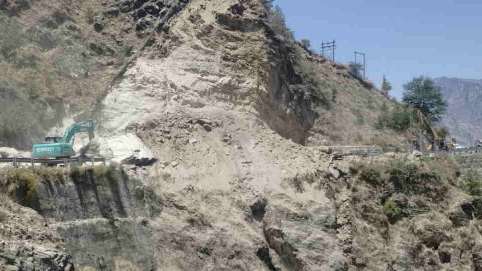 Chamoli News Landslide from Hillside During Road Widening Work on Jyotirmath-Malari Highway