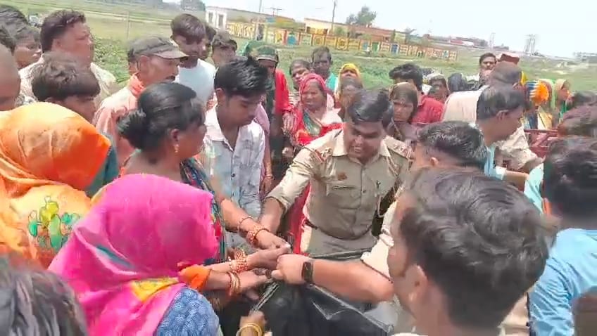 Farrukhabad Chachupur Violence Miscalculation Lead to Deadly Assault Women Snatch Batons from Police and Clash