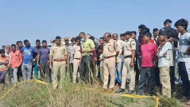 The body of a 15-year-old girl was found in a field in Gopalganj, causing a stir in the area bihar news
