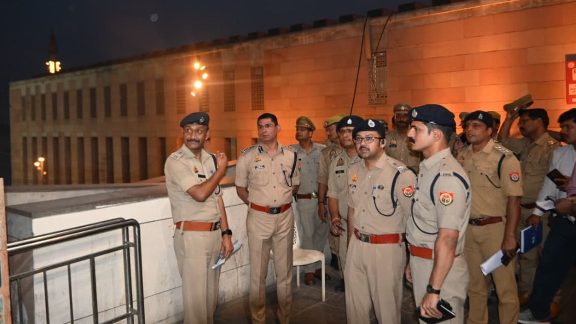 Officials directed to provide an alternative route in event of overcrowding at Kashi Vishwanath Temple