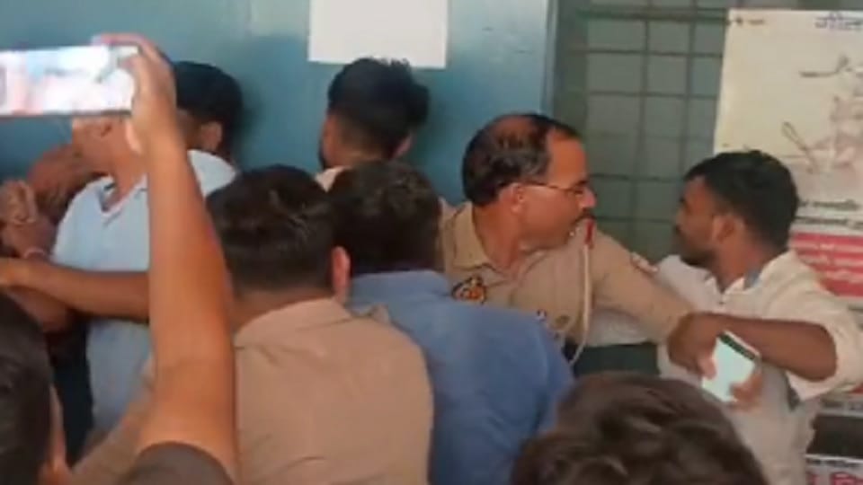 UP: Prisoner dies under suspicious circumstances in Bijnor jail, dead body found hanging on a tree