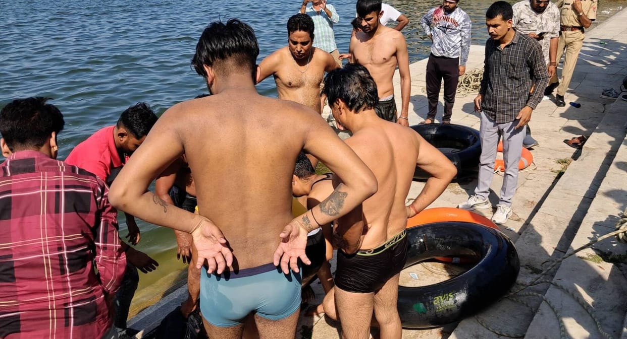 Youth Drowns in Deep Water While Bathing in Lake With Friends, Family Left Devastated