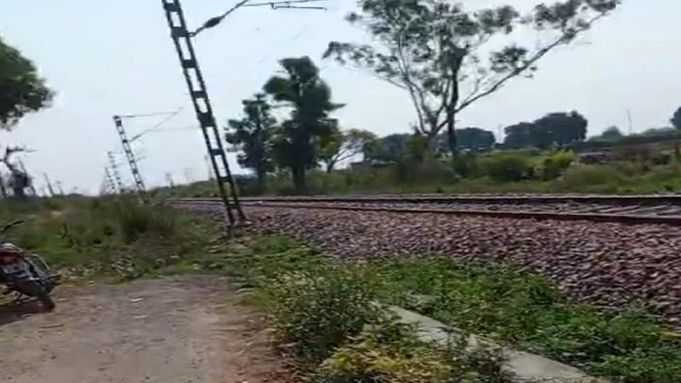 Youth body found on railway track