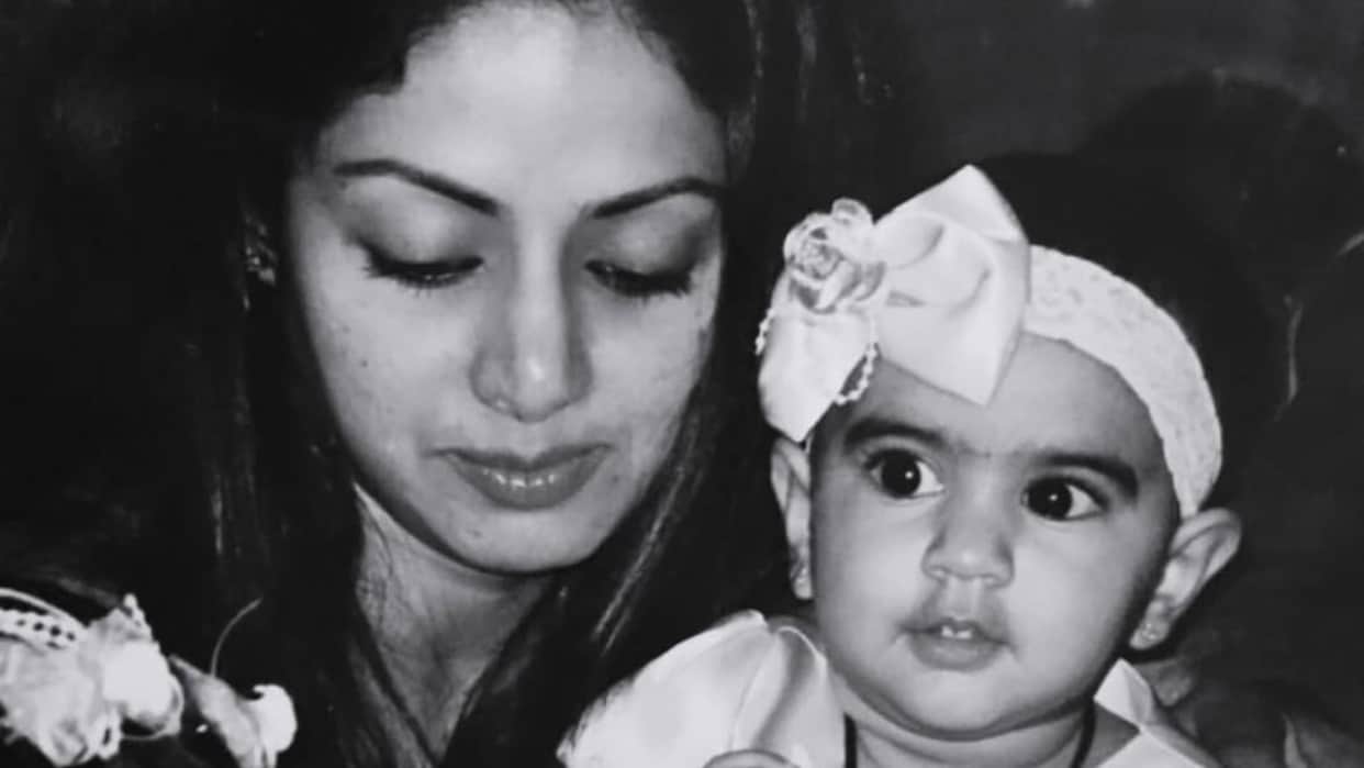 Khushi Kapoor Shares Unseen Photos With Sridevi On Mothers Day