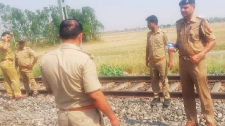 Murder In moving train in UP Murder five minutes after train left Kuchaman station