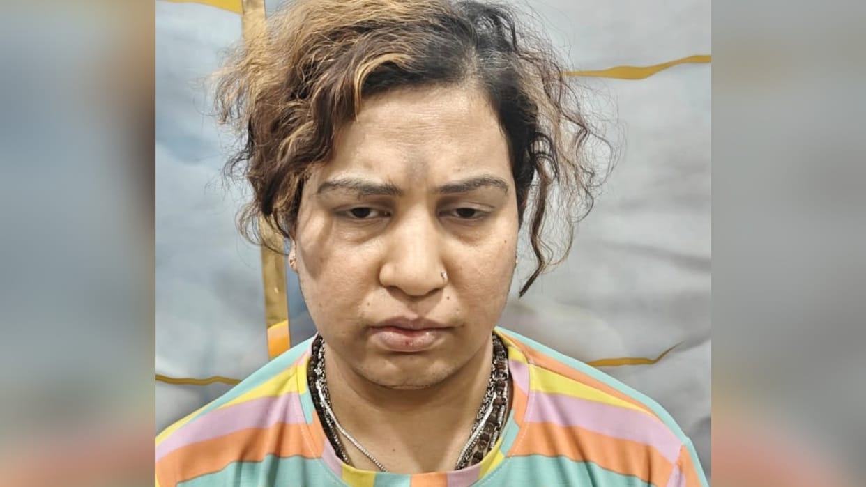 university clerk is a key associate of fake ias Vipra Sharma he abetted the fraud in Bareilly
