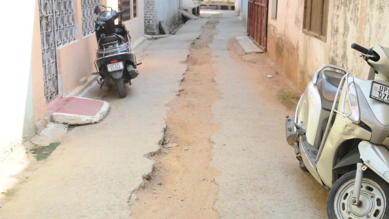 Jhansi: Despite spending Rs 600 crore, 20,000 residents are still dependent on tankers
