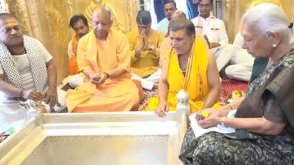 Governor Anandiben Patel and CM Yogi will visit Kashi today.