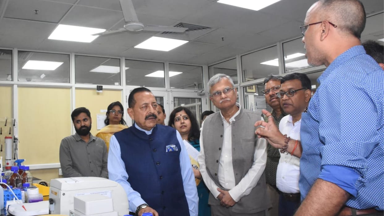 BHU Machines Generate 4 Crore Revenue Over Three Years 30000 Samples Tested 100 Research Papers Published