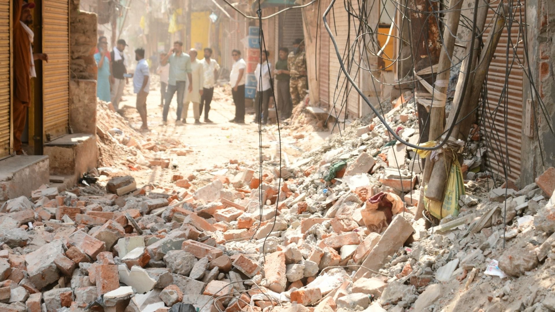 Dal Mandi No Action Against Musafirkhana Wedding Demolition Continues Second Day 25 Buildings Reduced Rubble