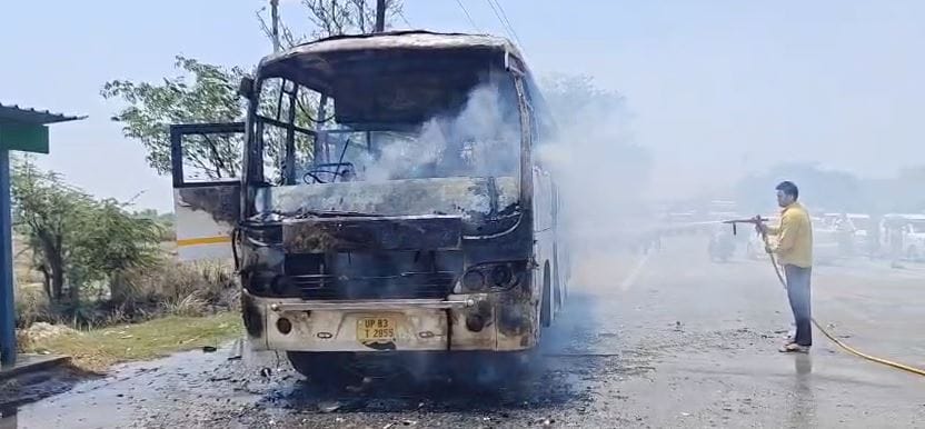 Massive Fire Engulfs Parked Bus on Highway Traffic Jam Leaves Ambulance Stranded