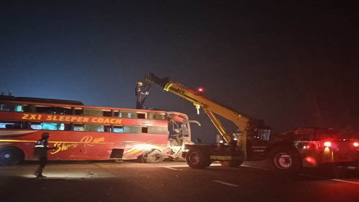 East Delhi: Out-of-control bus rams into several vehicles in Nand Nagri; one person dies in the accident.