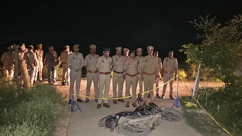 Two Vehicle Thieves Arrested After Police Encounter in Firozabad