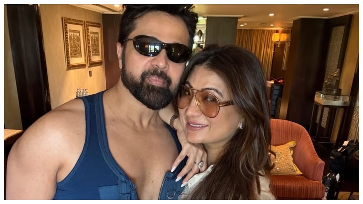 Himesh Reshammiya 8th wedding anniversary wish for wife sonia kapoor