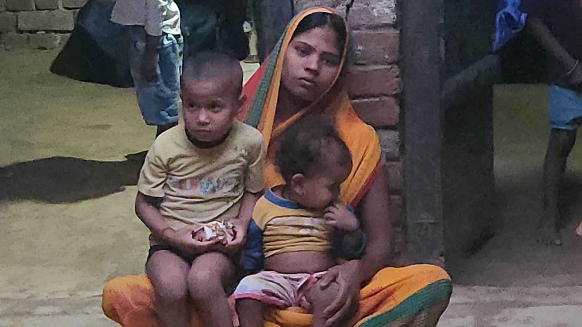Young Man Murdered on Train Elderly Father Lights Funeral Pyre of Young Son in ghazipur