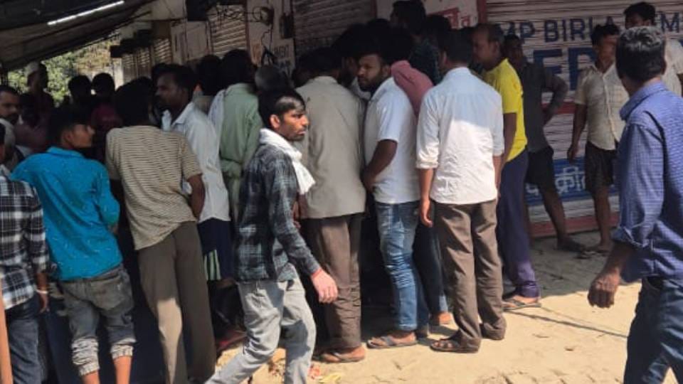liquor shop salesman was beaten to death with an iron rod in Lucknow