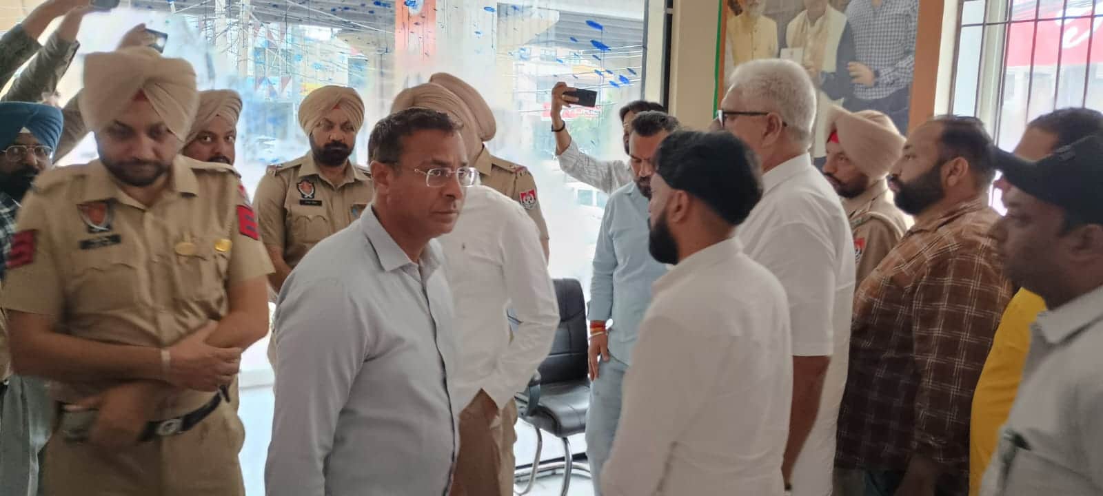 Unidentified attackers attack BJP office in Tarn Taran