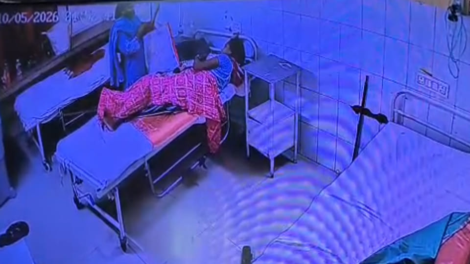 नवजात को चुराने का प्रयास