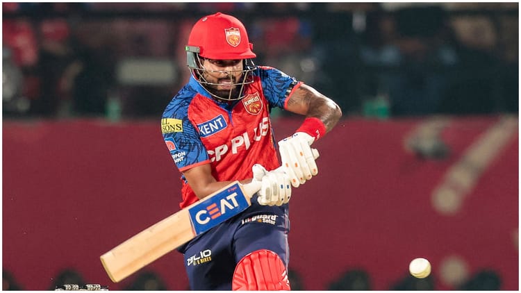 PBKS vs DC Live Score: पंजाब की आधी टीम लौटी पवेलियन, स्टार्क का शिकार बने स्टोइनिस और शशांक; श्रेयस क्रीज पर