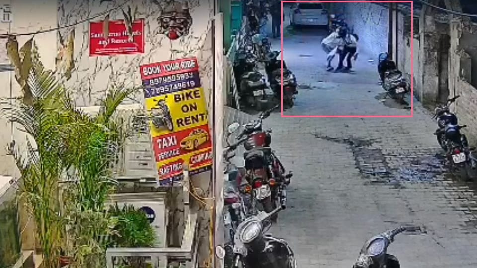 Rishikesh Crime Trainee Advocate Attacked with a Sharp Weapon Video Viral