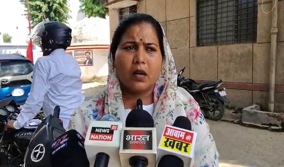Jewellery worth lakhs stolen after breaking the cupboard locker, police investigating the matter