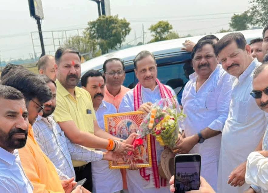 Meerut: Grand Welcome for Former Deputy CM at Sivaya Toll Plaza, Says BJP Will Return to Power in UP in 2027