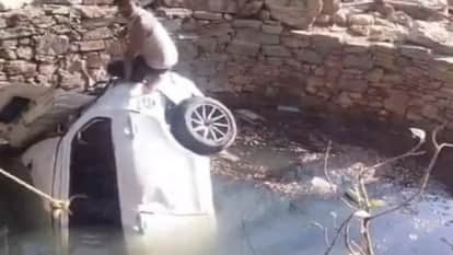 Udaipur News: Speeding Car Breaks Safety Wall and Falls into Well in Ranakpur Ghat, Businessman Killed