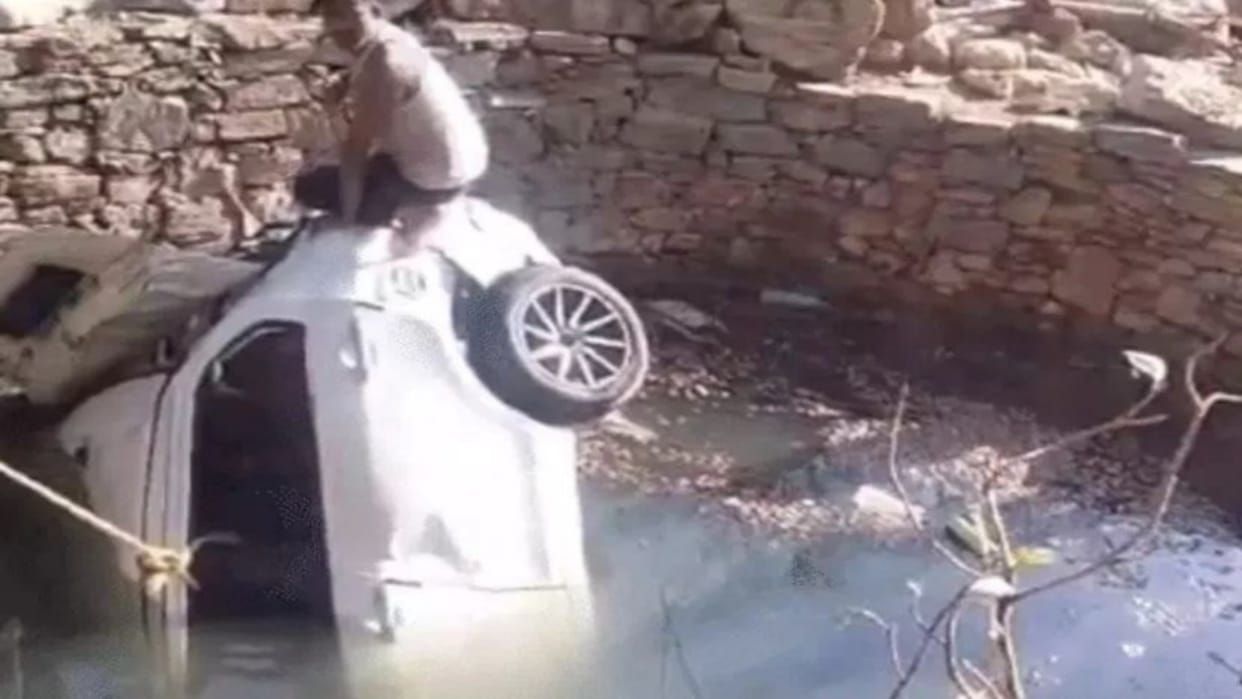 Udaipur News: Speeding Car Breaks Safety Wall and Falls into Well in Ranakpur Ghat, Businessman Killed