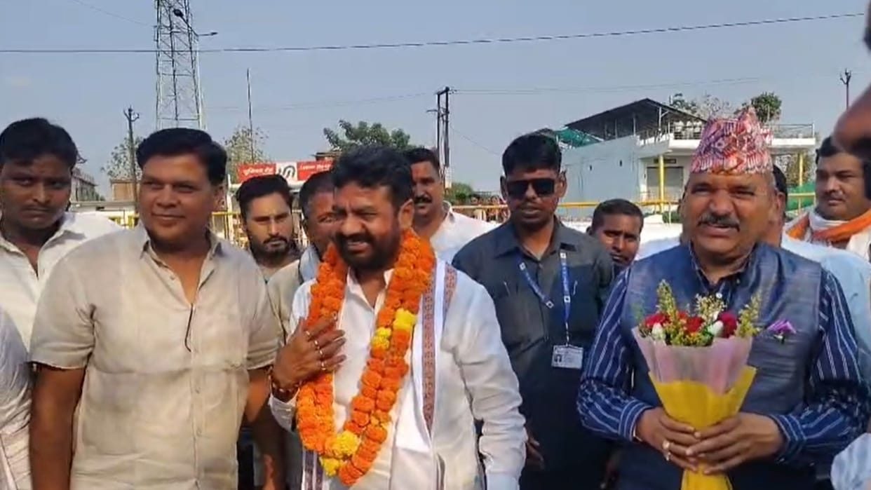 Minister of State Dayashankar Mishra participated in national flag-hoisting ceremony in Ghazipur