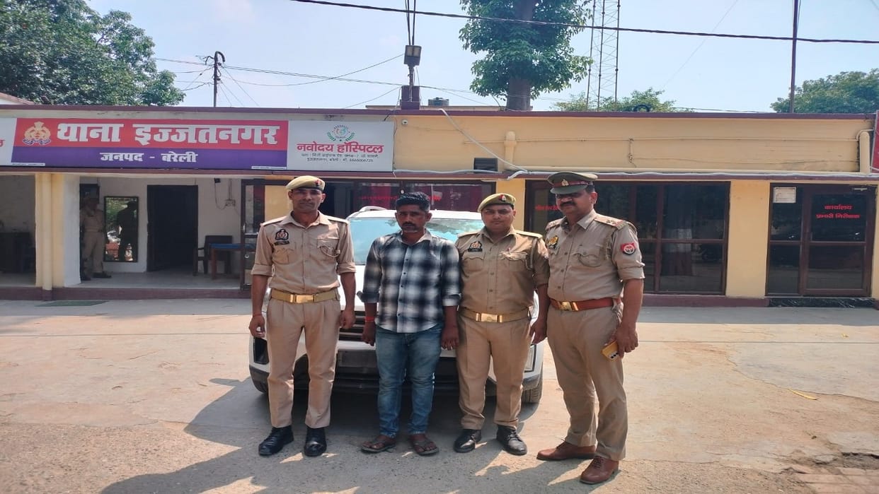 kidnappers demanded a ransom of Rs 1 lakh after seeing the slippers on the salesman's feet in Bareilly