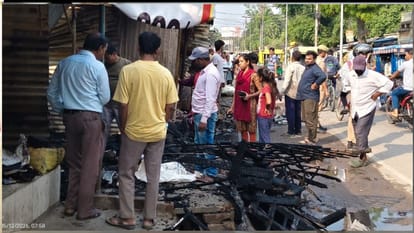 Fire in Gorakhpur, Two Cylinders Explode While Making Tea, 3 Shops Gutted news in hindi