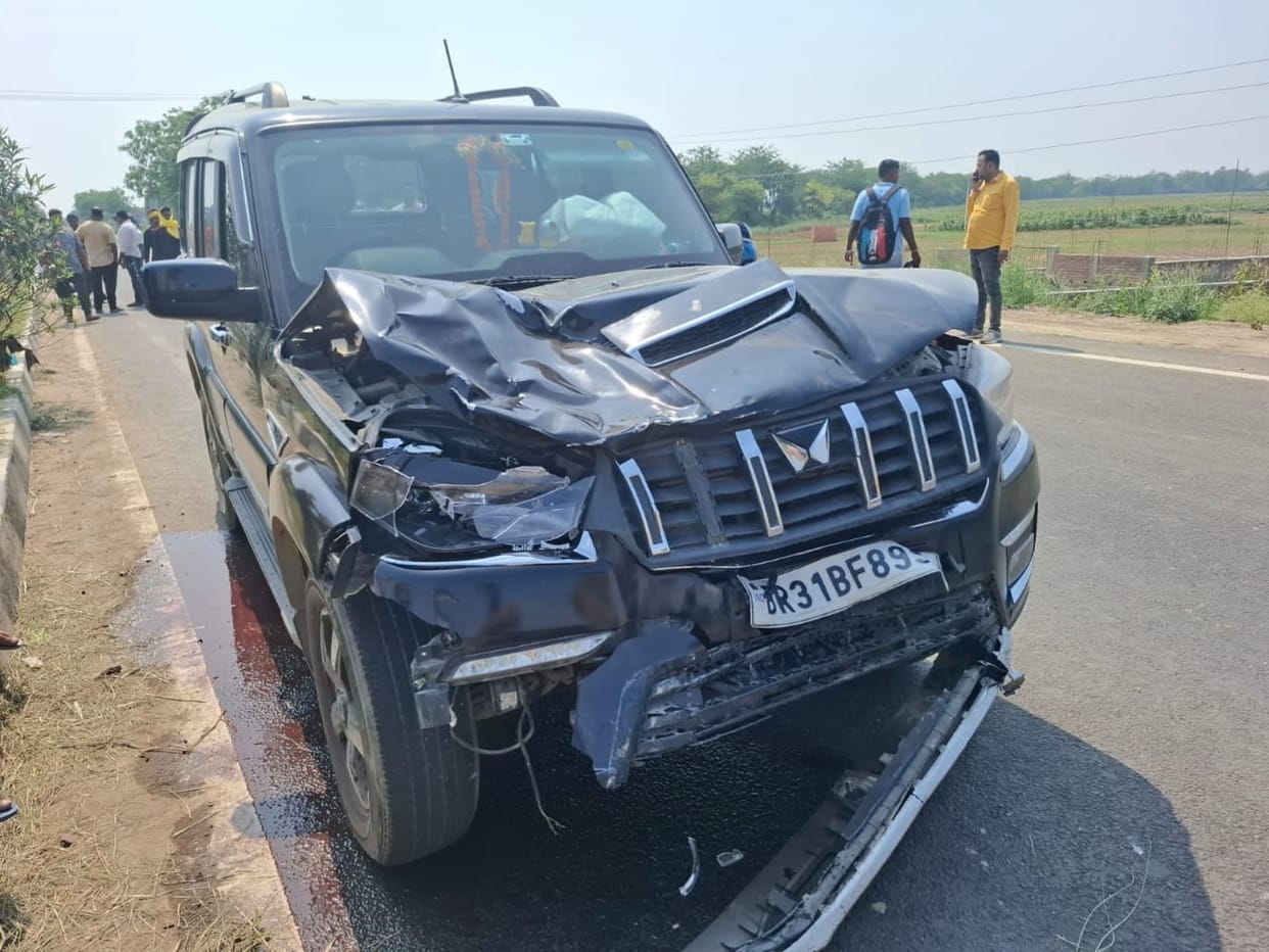 uncontrolled Scorpio rams motorcycle in Chhapra Bihar killing an 8-year-old girl on spot