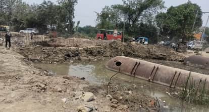 Unnao Alternate Route Severed Again as Canal Water Rises Traffic Halted on Unnao Hardoi Road