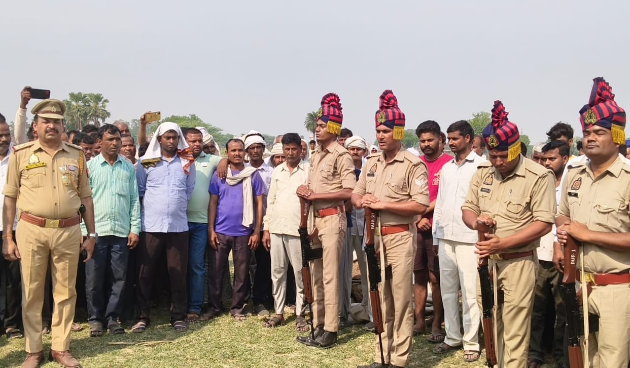 Auraiya Subedar Shailendra Bids a Tearful Farewell Accorded a Final Send off with a Guard of Honour