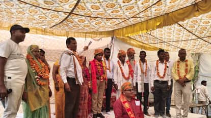 Farmer’s Daughter Receives Grand Welcome in Village After Completing Police Training