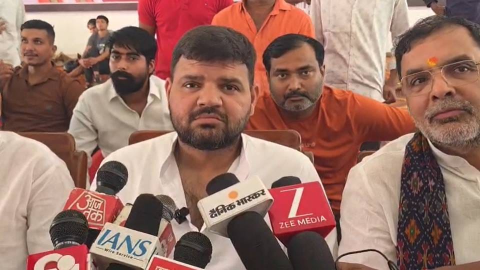 MP Karan Bhushan hits back at Vinesh Phogat statement says If someone is uncouth we cannot teach them