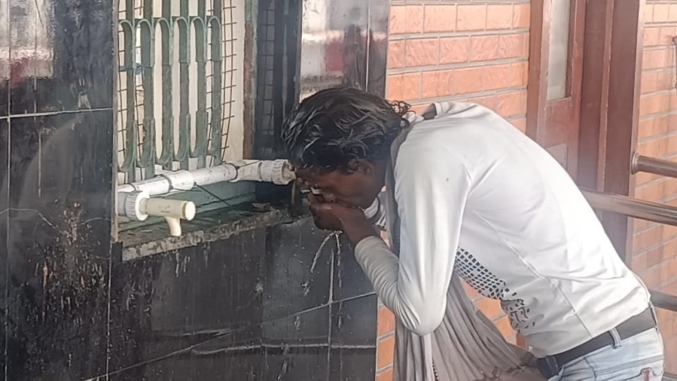 RO and chiller plants at Hathras City and Kila stations