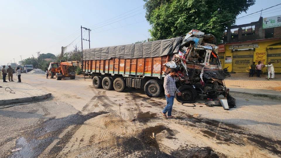 Truck Collides with Sanitation Vehicle in Ayodhya One Dead while Three Injured