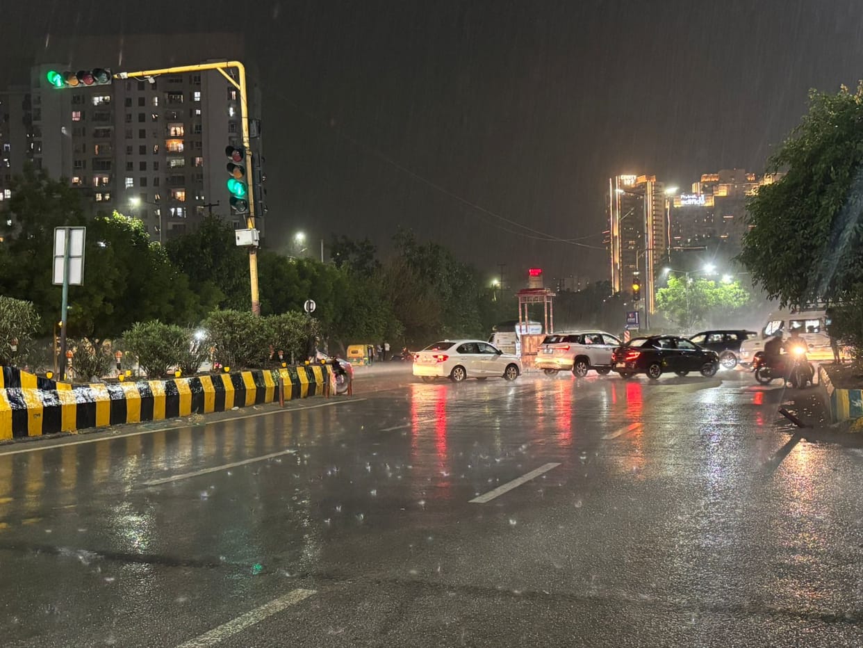Weather changed in Delhi-NCR: Heat softened due to heavy rains